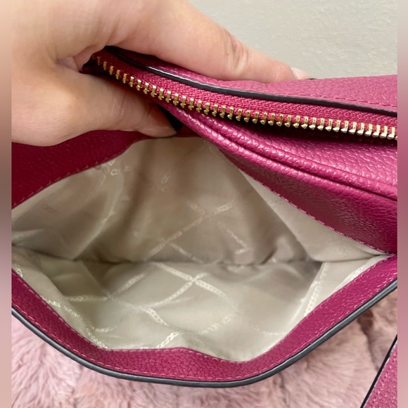 Michael Kors Jet Set Charm East West Leather Camera Crossbody - Picture 3 of 9